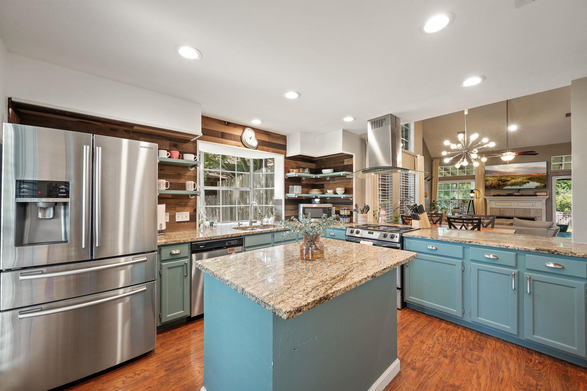 705 Canyon Bend RD — photo 5