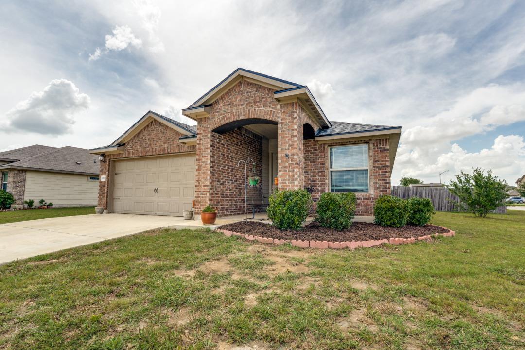 1618 Woodlands DR — photo 3