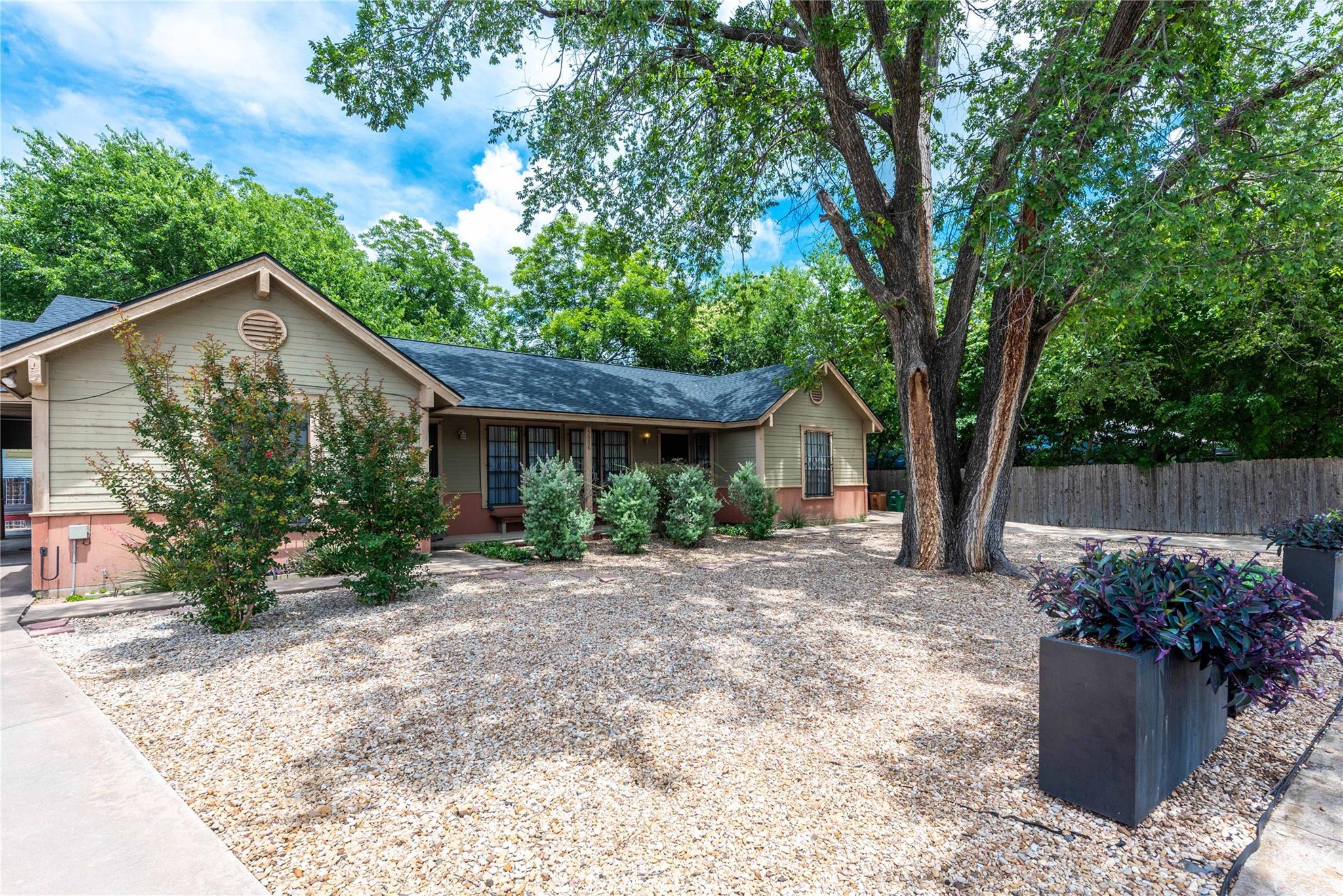 5006 Sara DR — photo 3