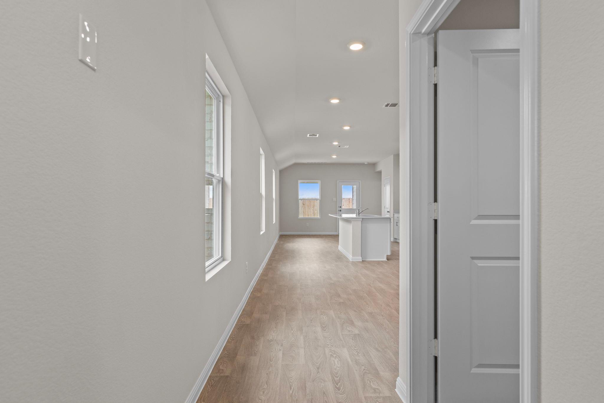 129 RAYMONDVILLE PATH — photo 4