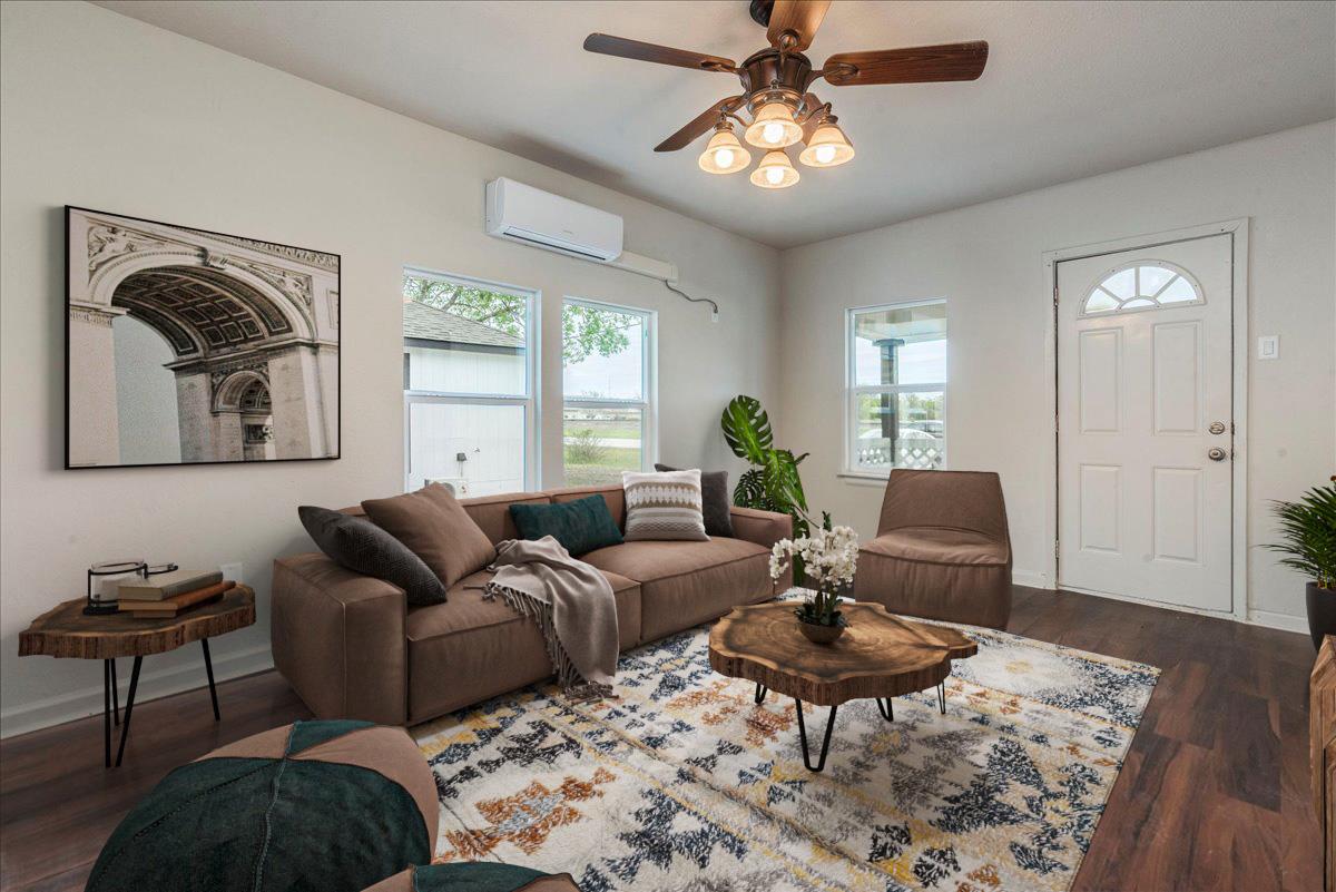 112 Gazley ST — photo 4