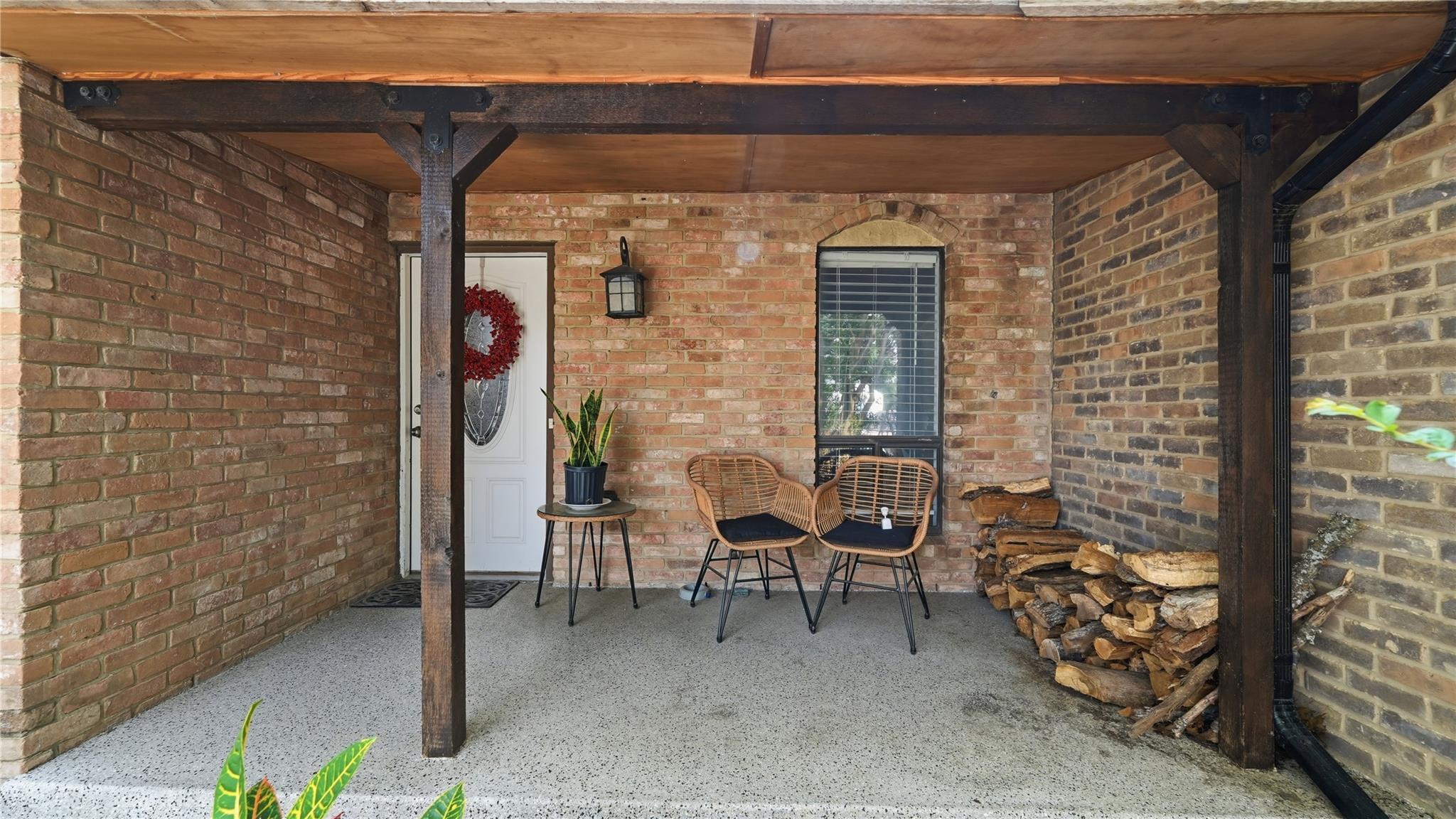 734 Summerwood DR — photo 3