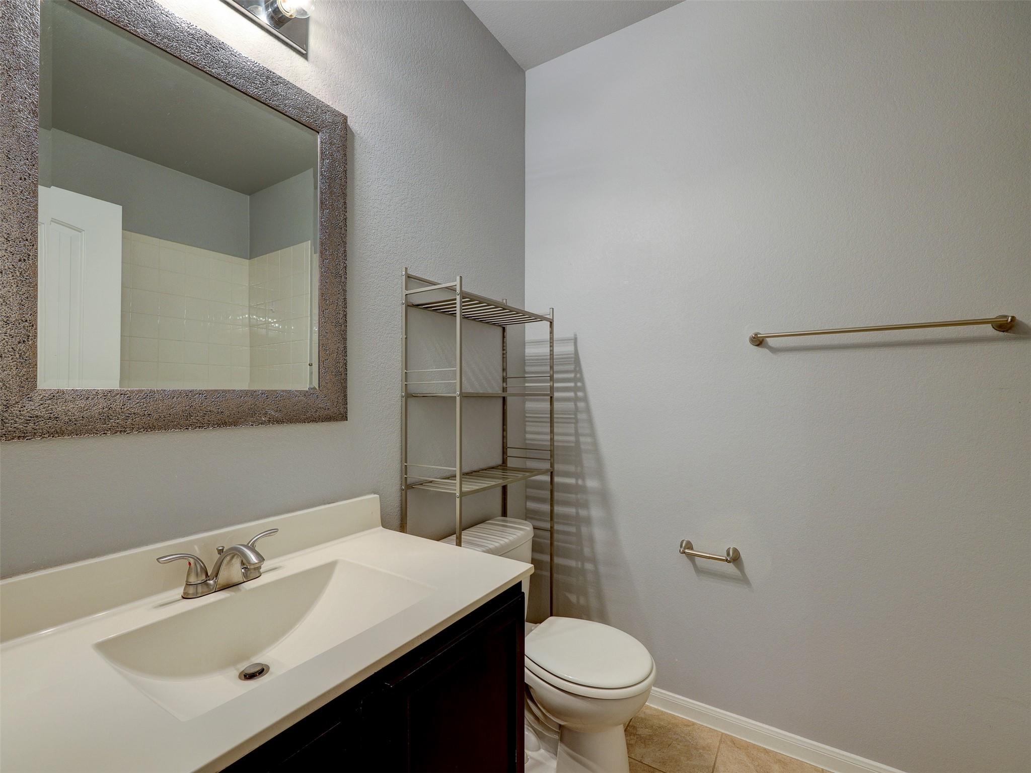 2041 Mottey ST — photo 5