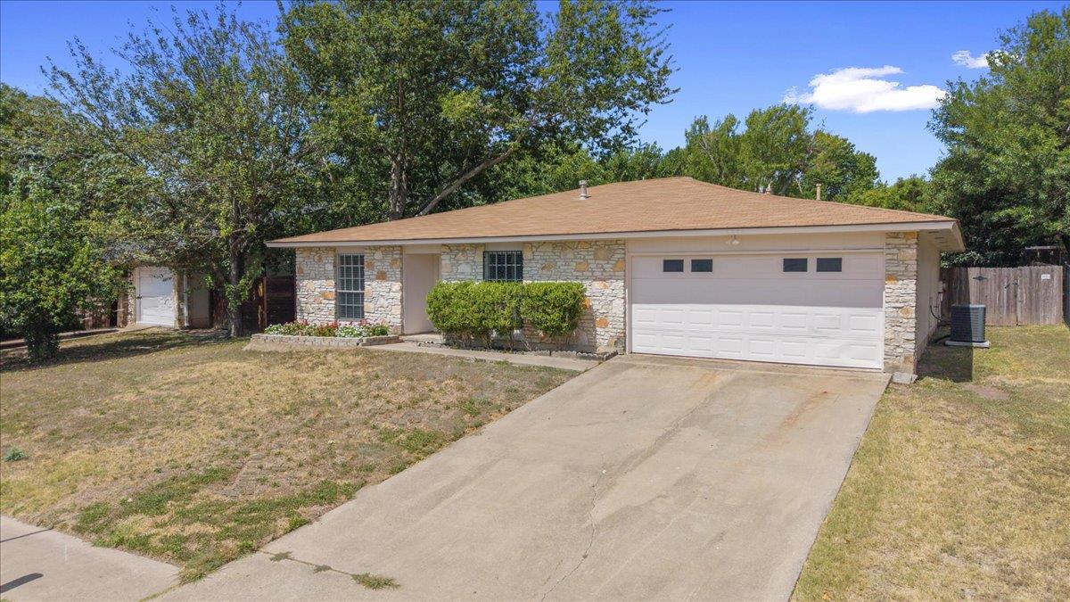 8200 Furness DR — photo 3