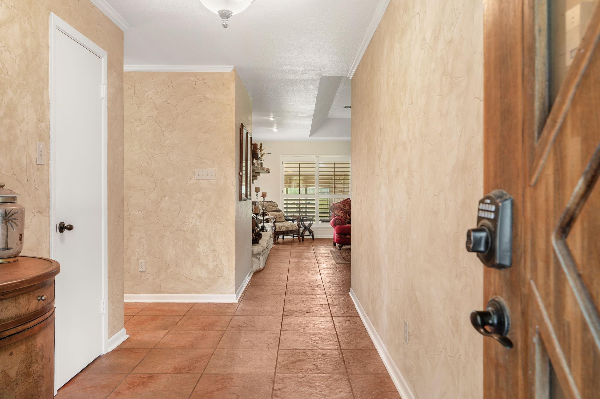 109 Sunset CIR — photo 5