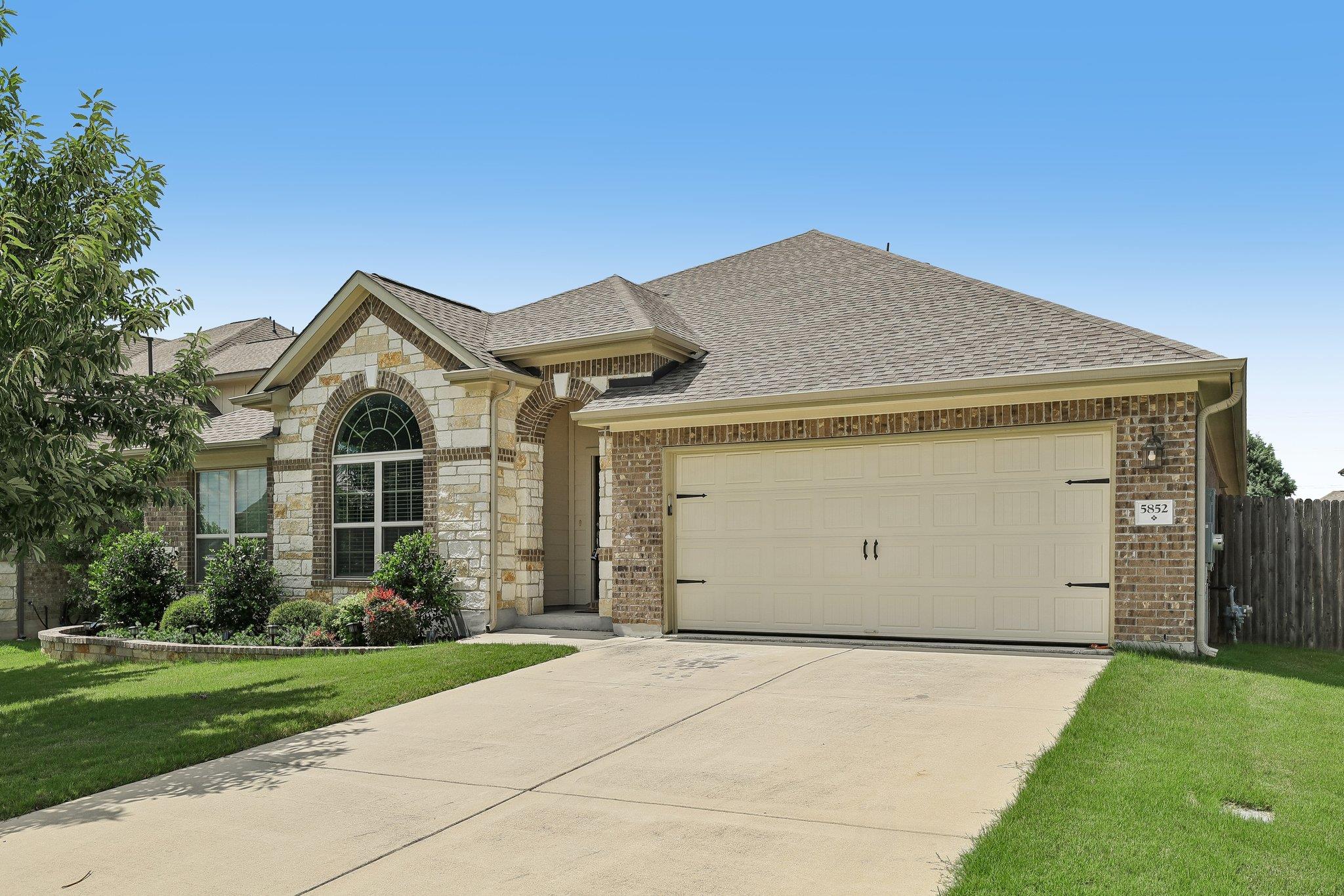 5852 Parma ST — photo 3