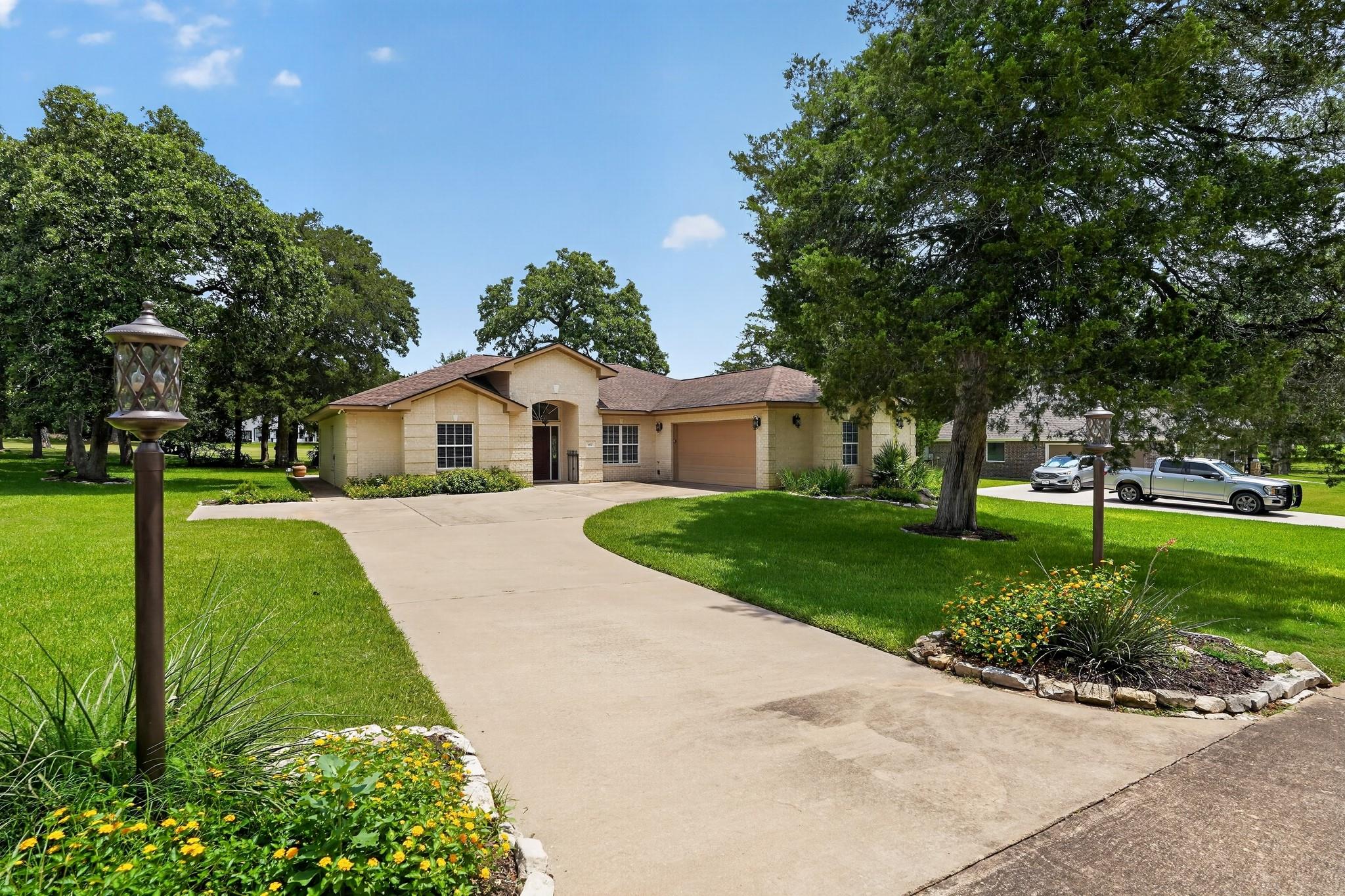 410 Pinehurst DR — photo 3