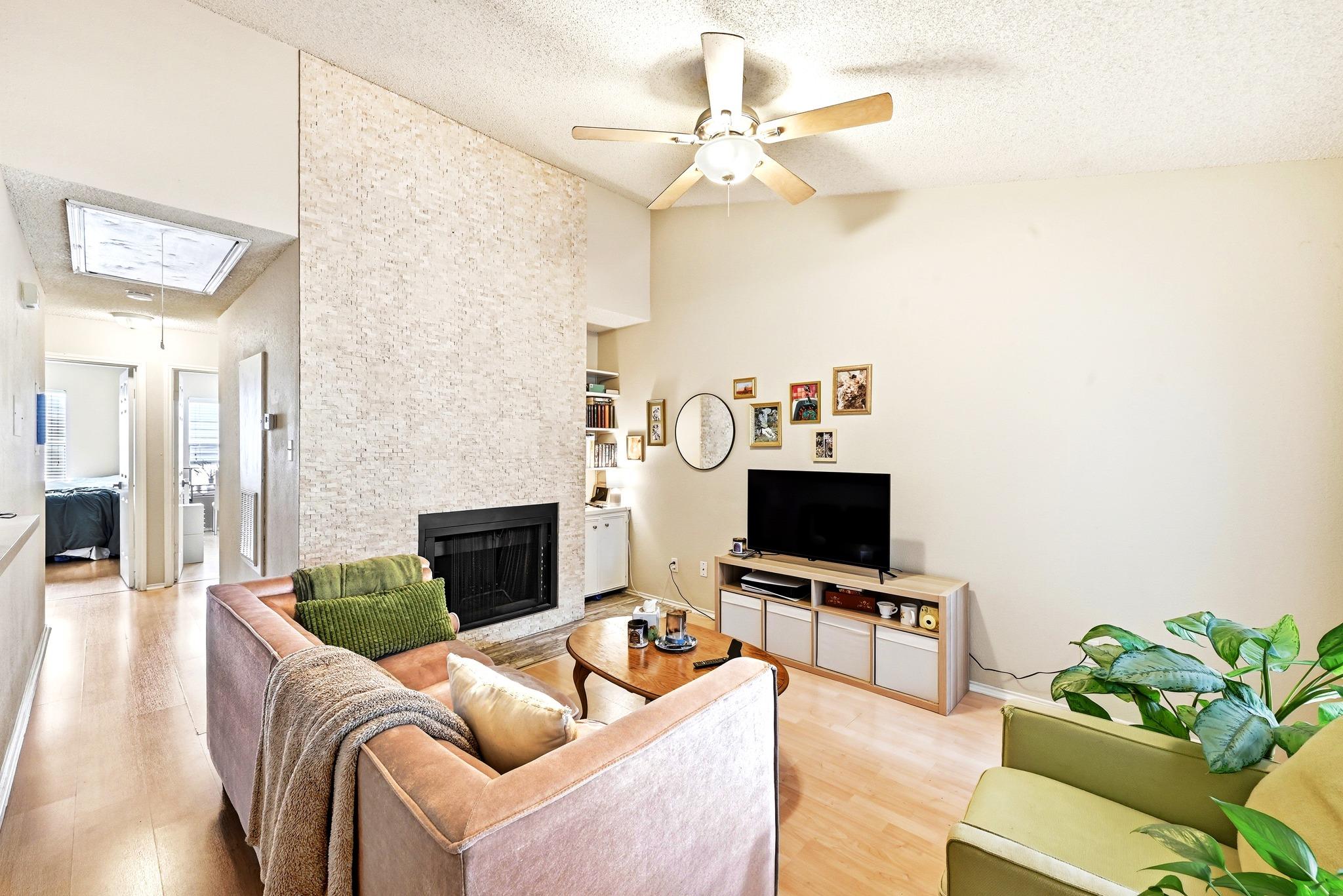 2706 Salado ST #305 — photo 4