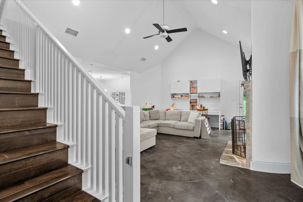 10304 Twin Lake CIR — photo 4
