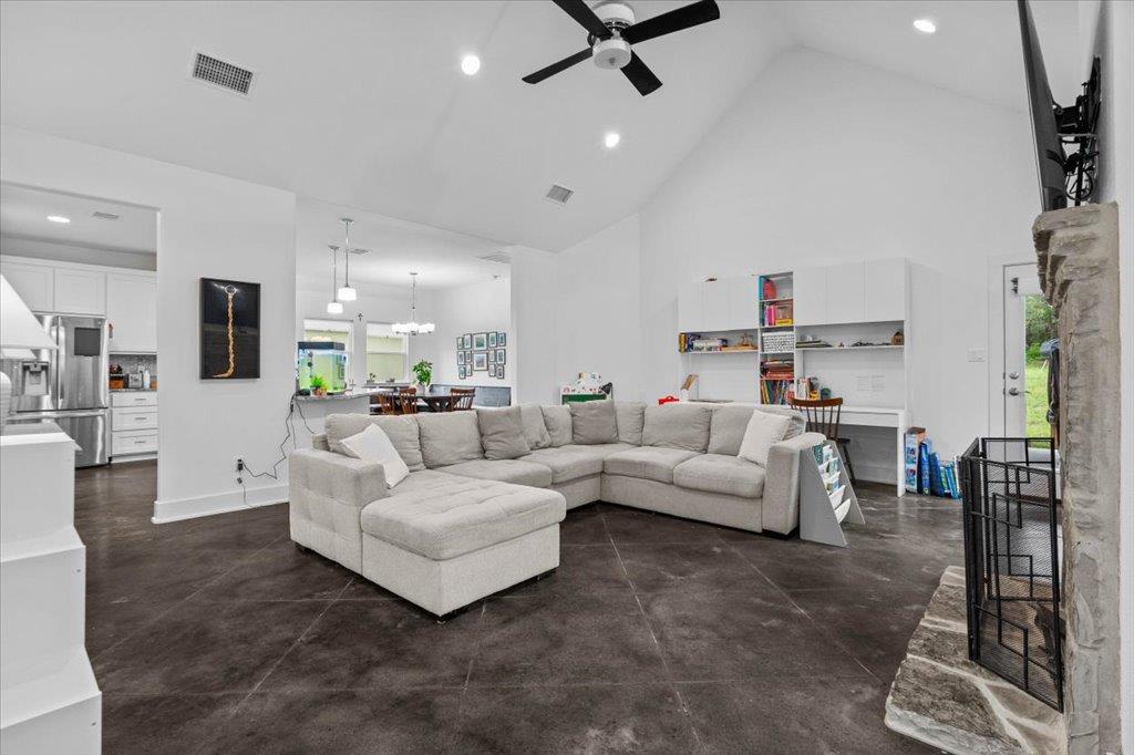 10304 Twin Lake CIR — photo 5