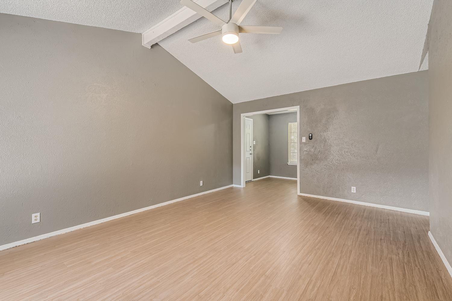 2516 Glen Springs WAY #B — photo 3