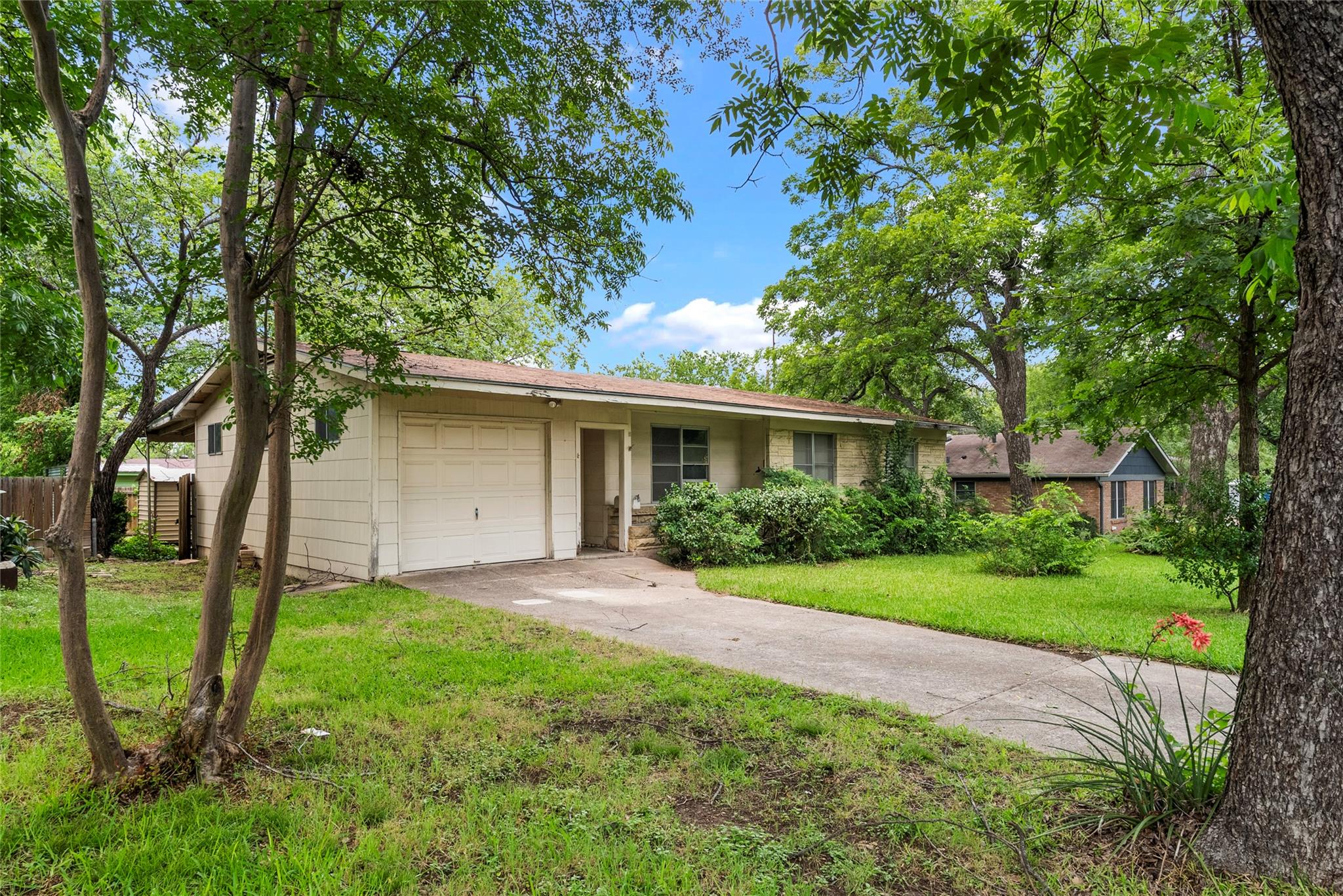 1102 Southwood RD — photo 4