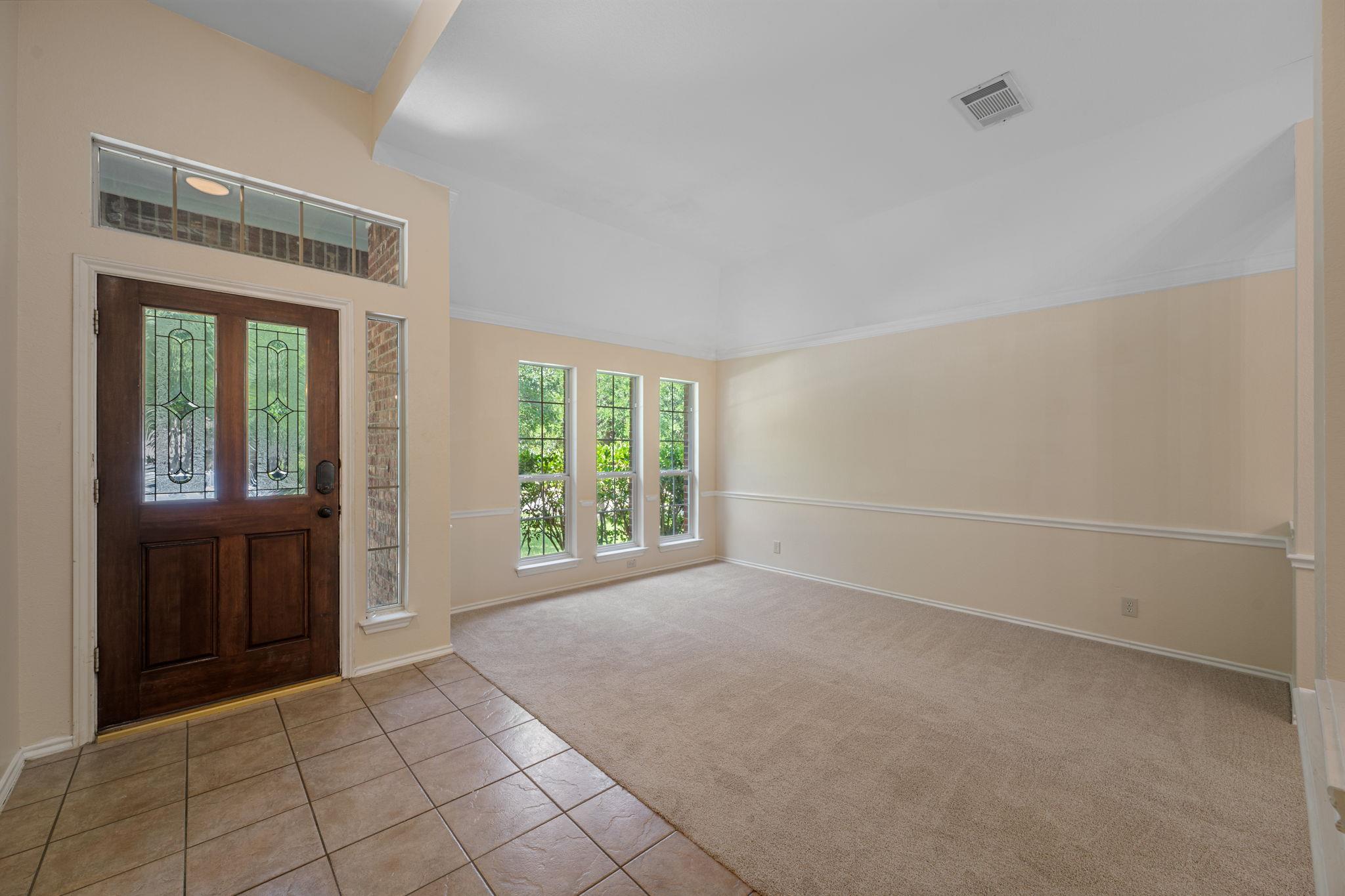 1600 Colton WAY — photo 3