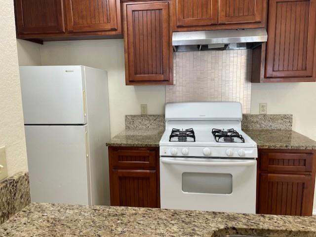 16037 Fitchburg CIR — photo 3