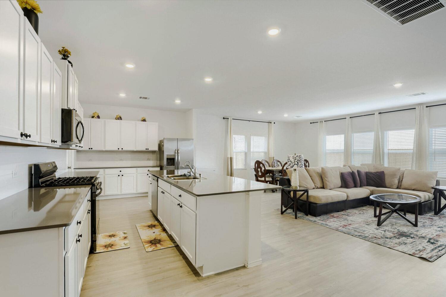 1337 Aquilla DR — photo 5