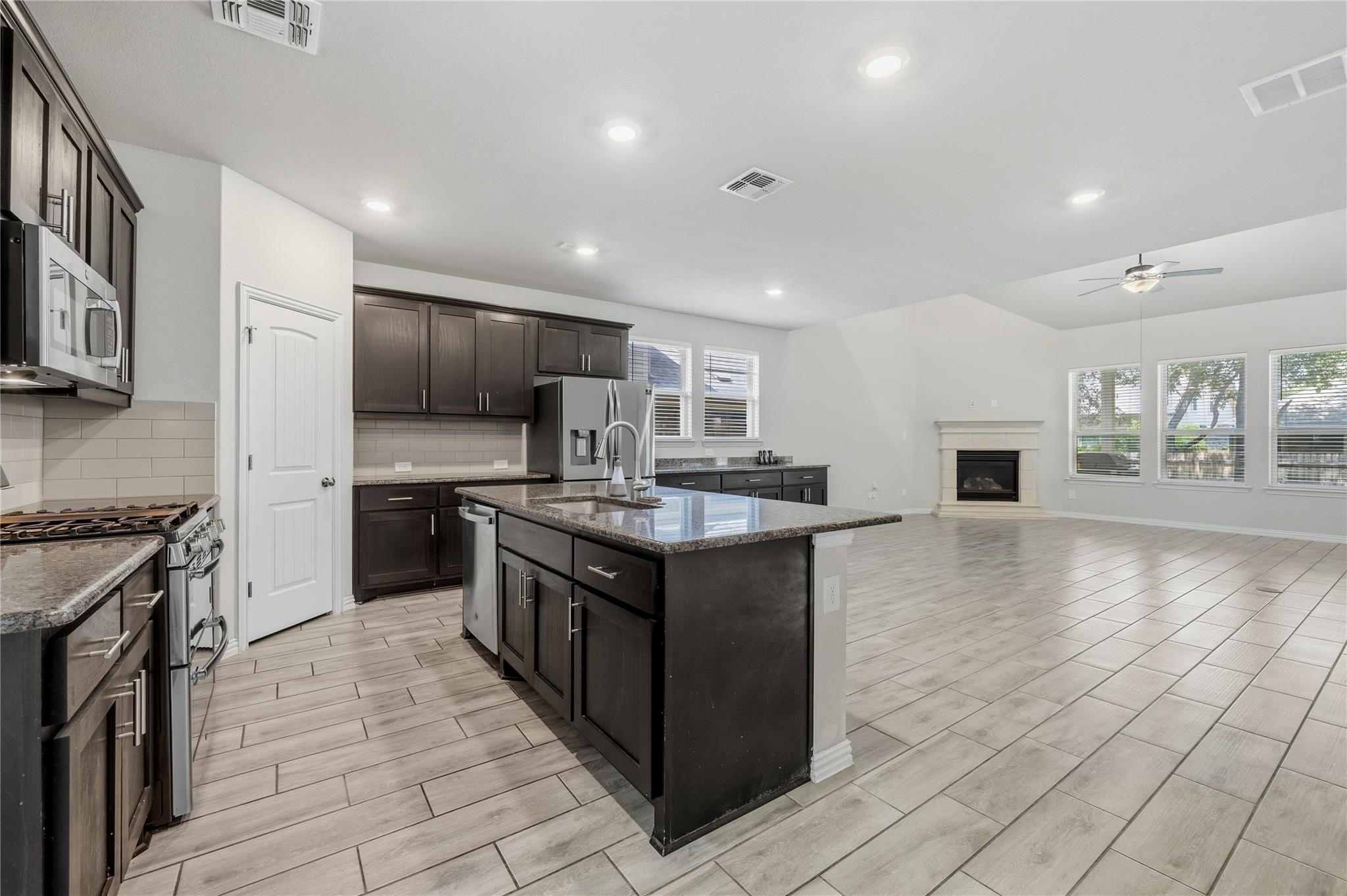 141 Sangaree DR — photo 4