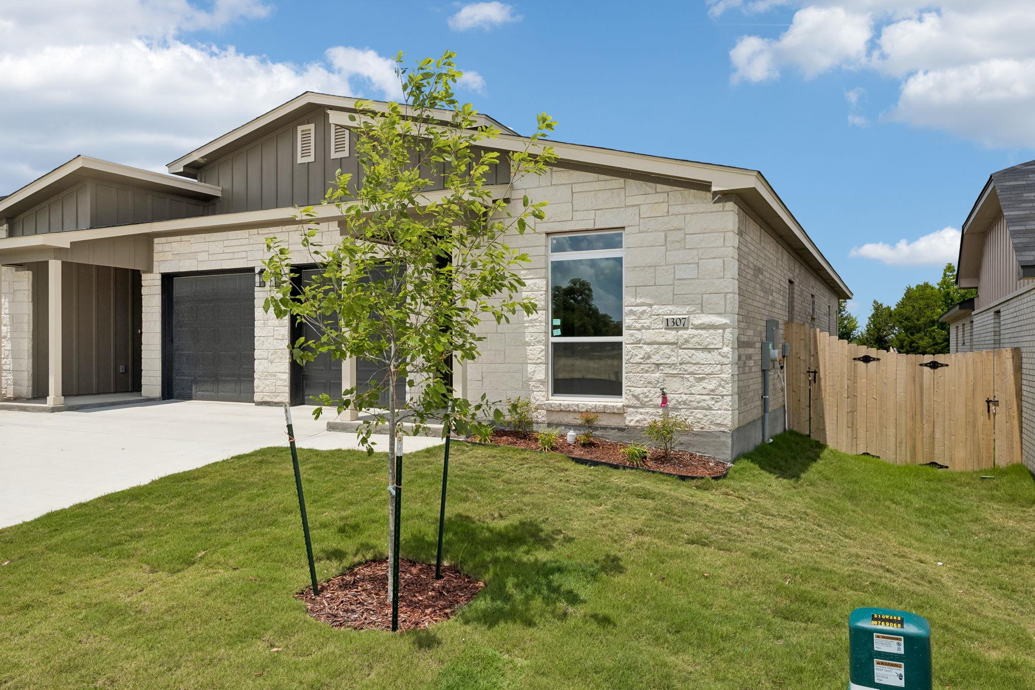 1307 Lone Pine WAY — photo 4