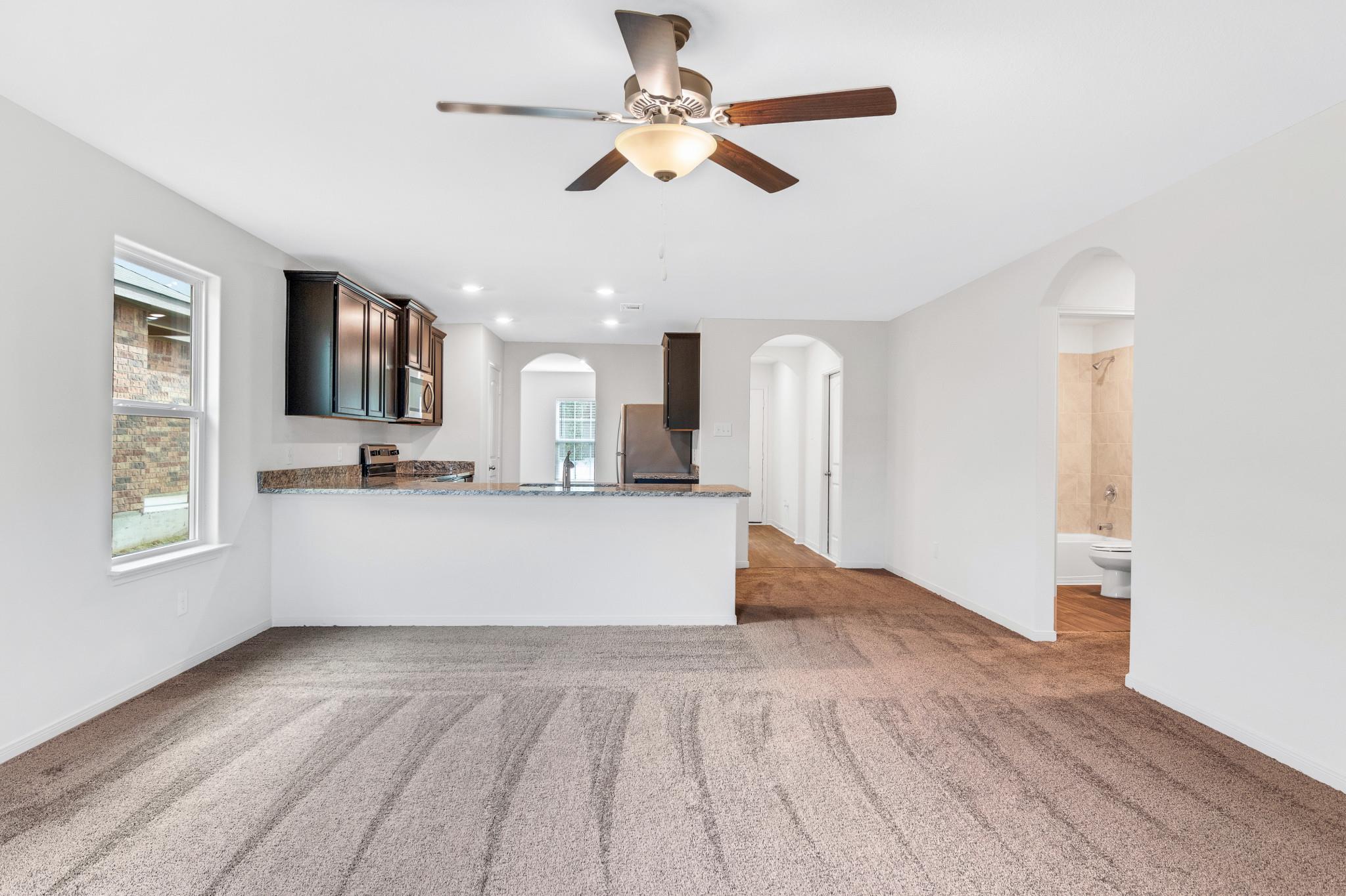 112 Allington CIR — photo 5