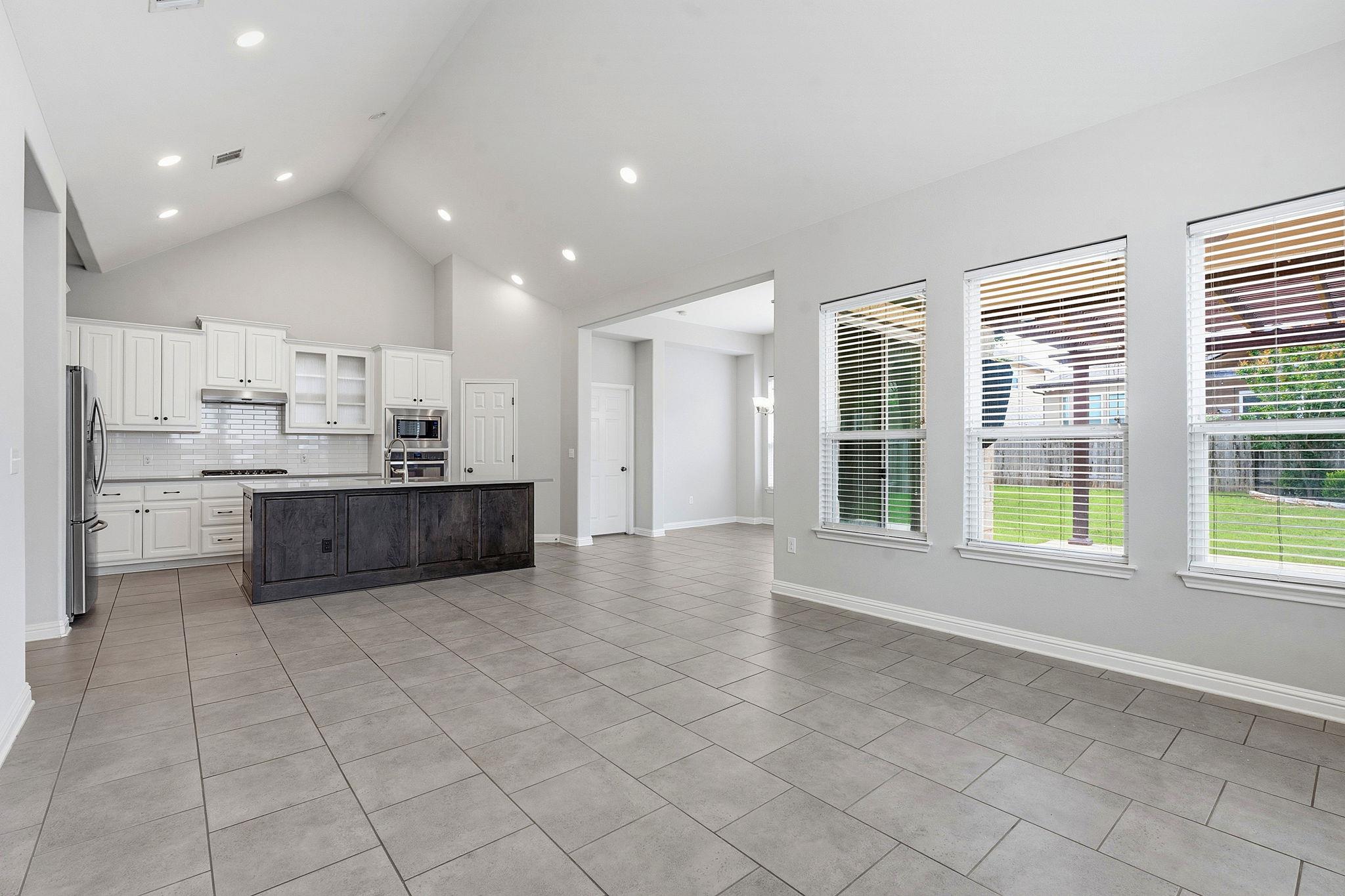 5105 Cornflower DR — photo 4