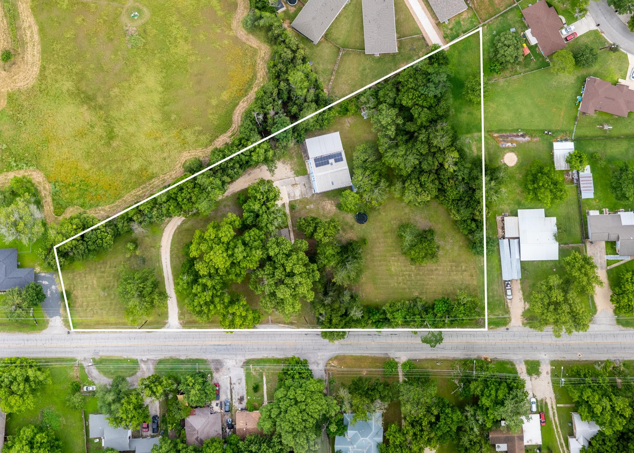 1320 San Antonio ST — photo 4