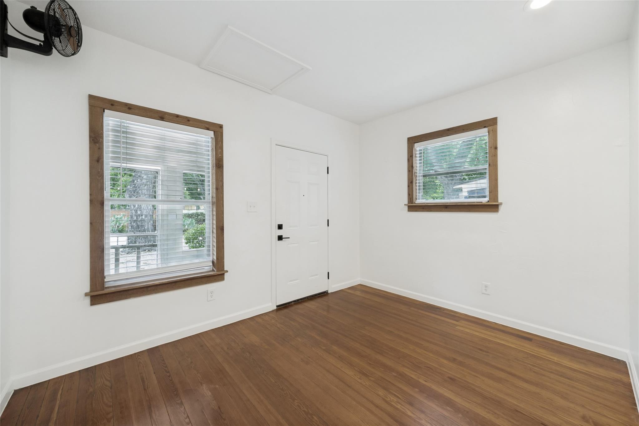 2513 Cesar Chavez ST — photo 3
