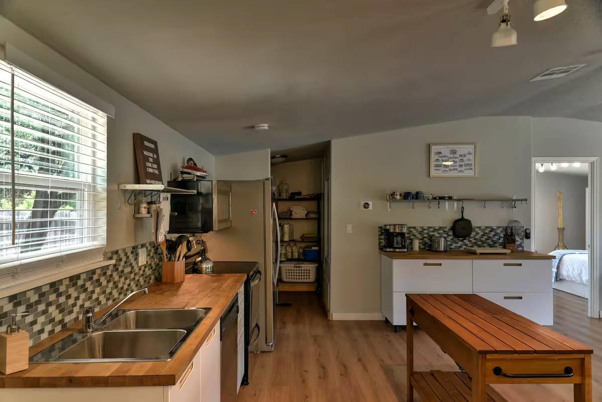 8807 High Valley RD — photo 3