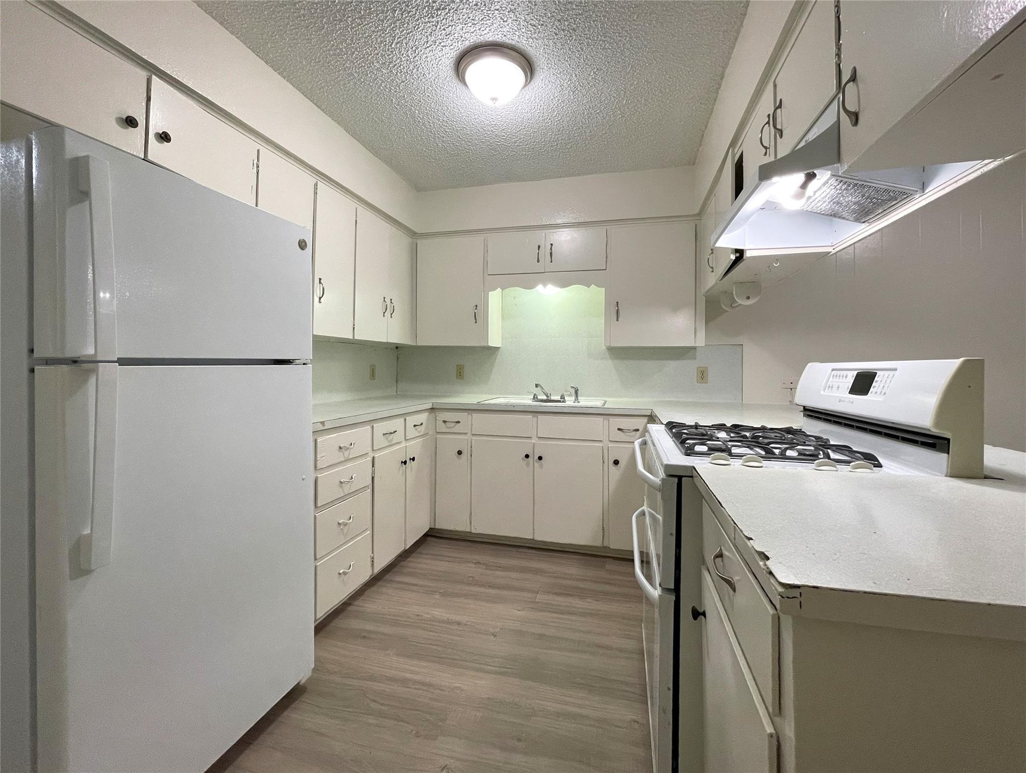 904 Meadows DR #D — photo 4