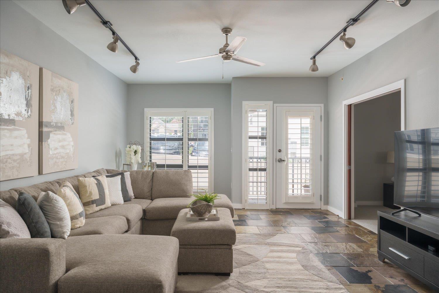 1812 West Ave #207 — photo 4