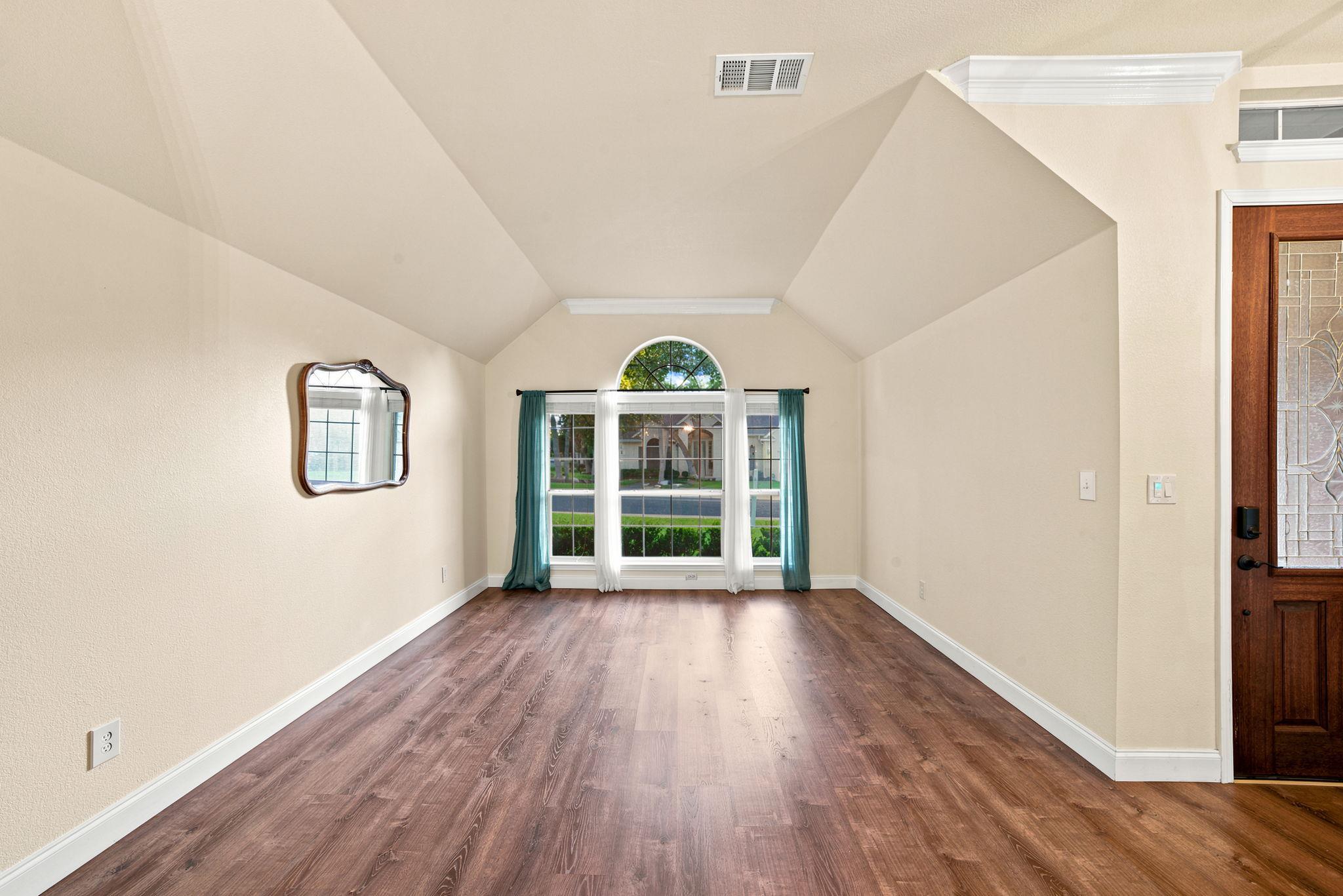 17213 Crescent Heights TRL — photo 5