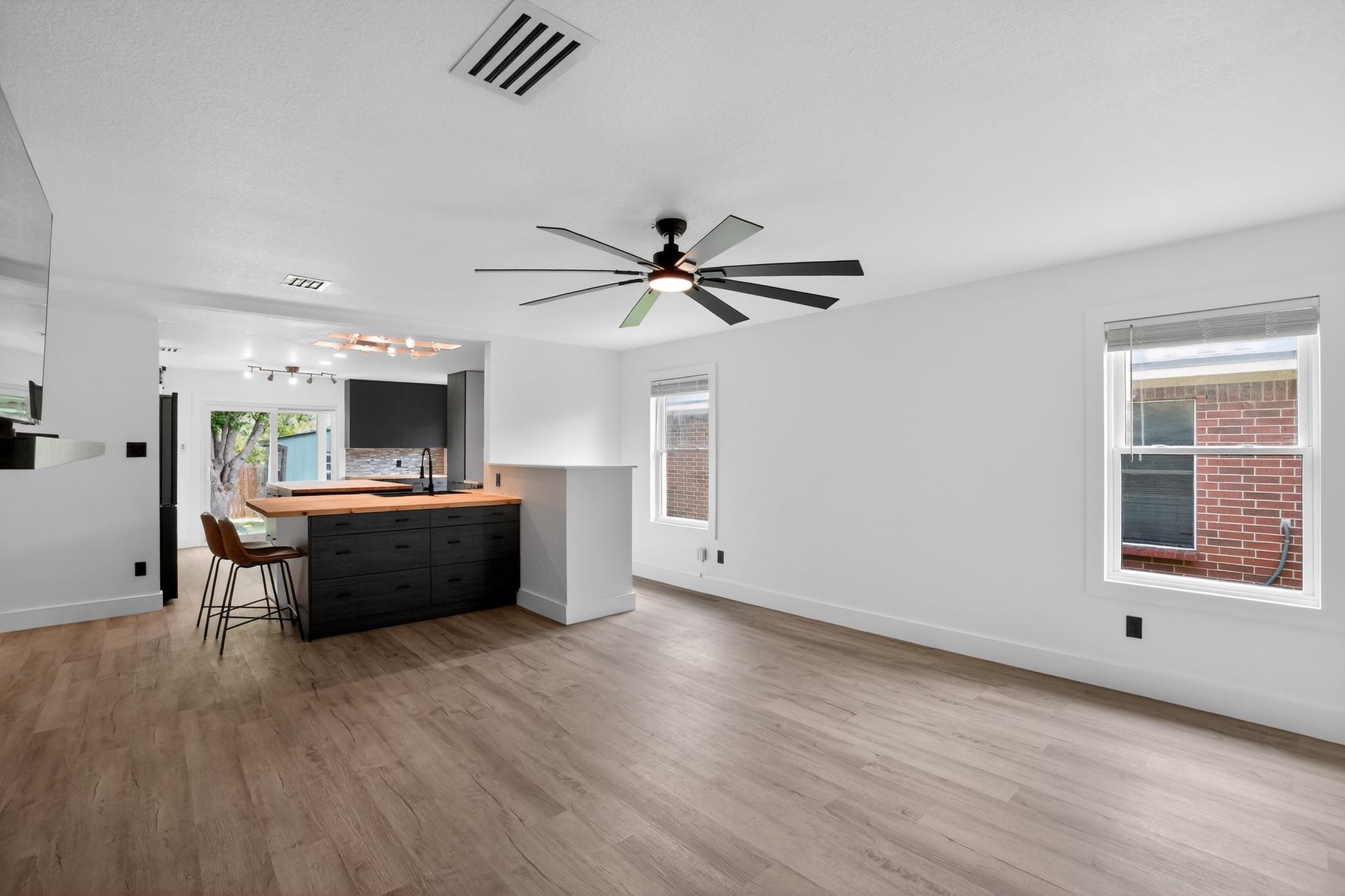 3911 Haleys WAY — photo 4