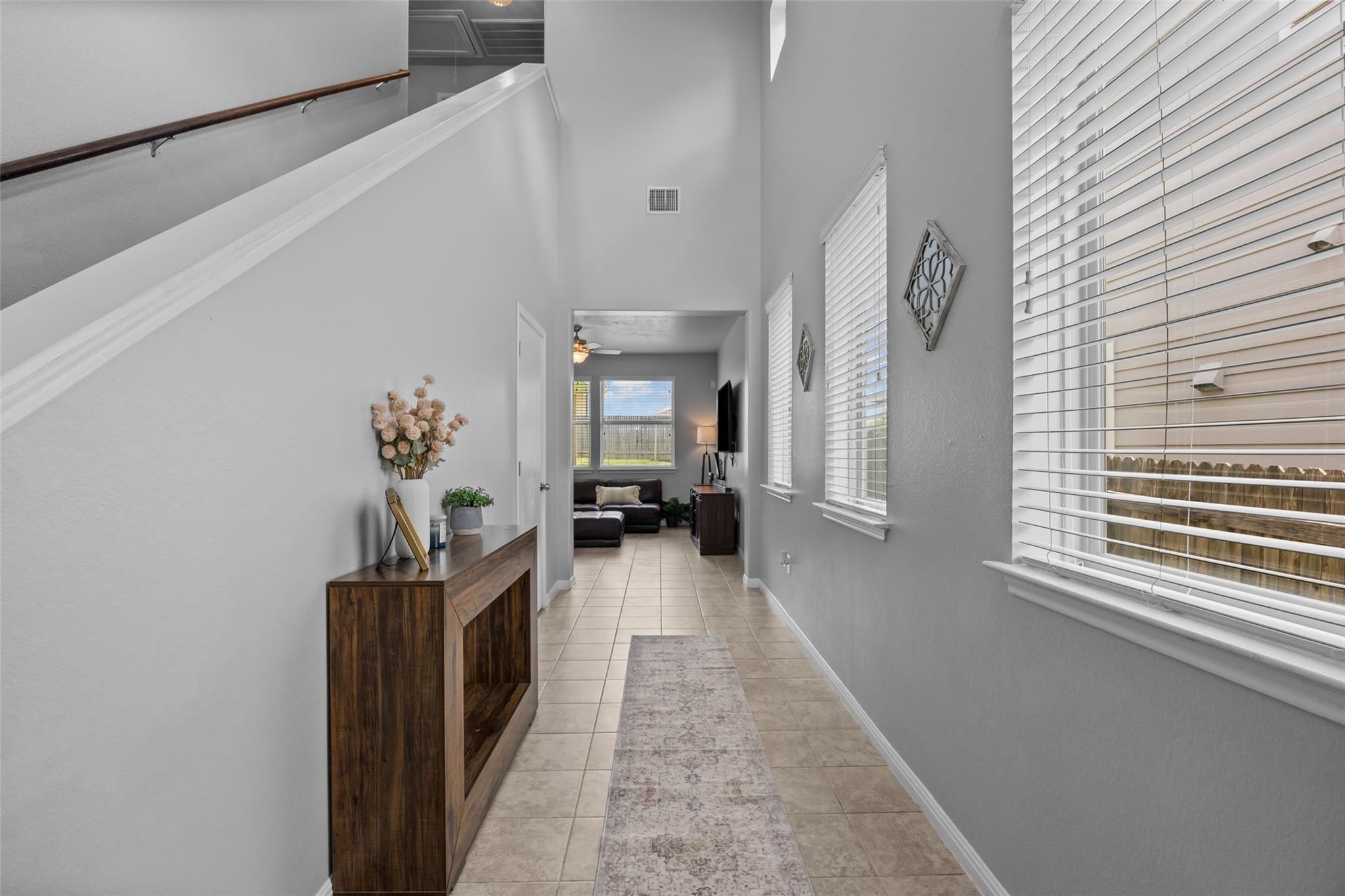 230 Eagle Brook LN — photo 4
