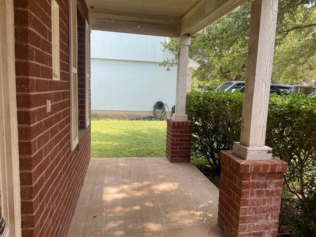 223 Nicole WAY — photo 3