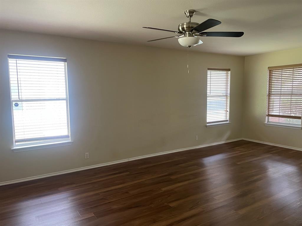 223 Nicole WAY — photo 4