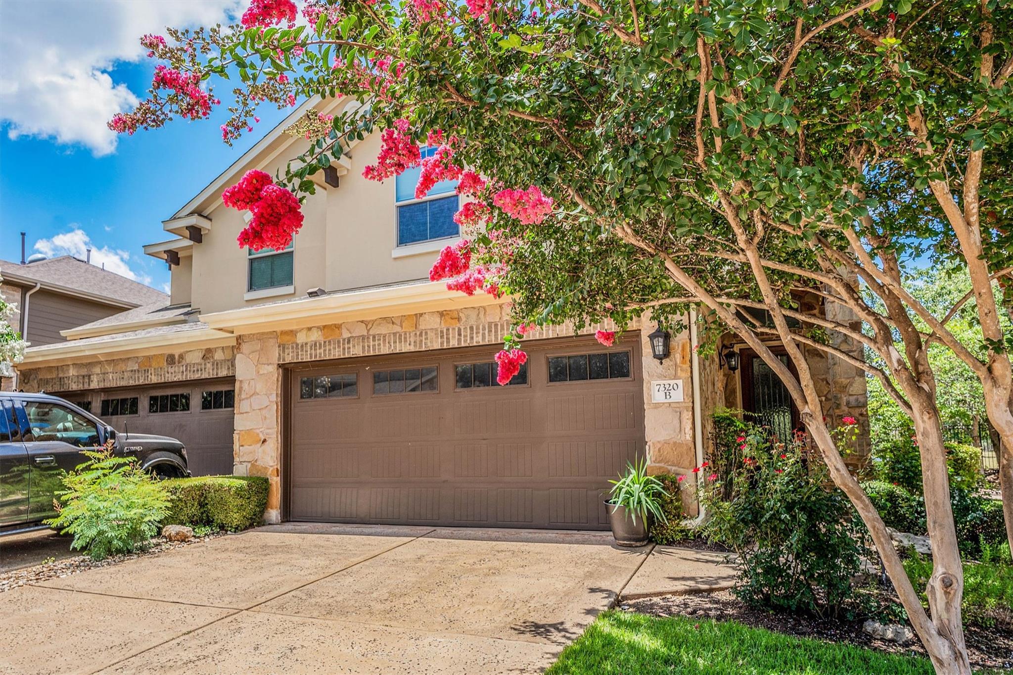 7320 Colina Vista LOOP #B — photo 3