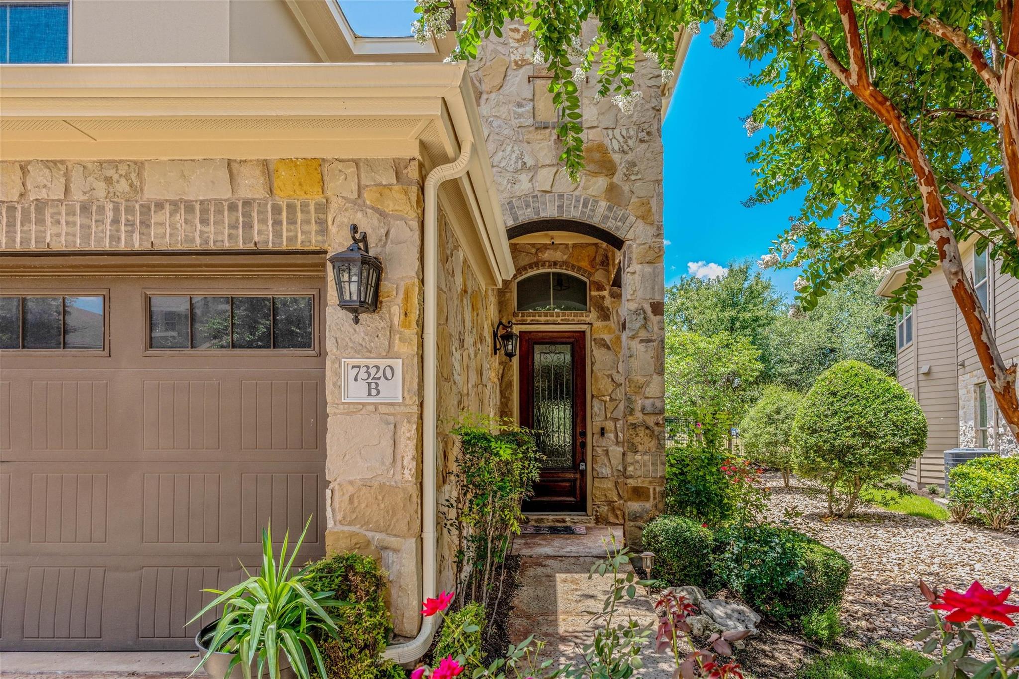 7320 Colina Vista LOOP #B — photo 4