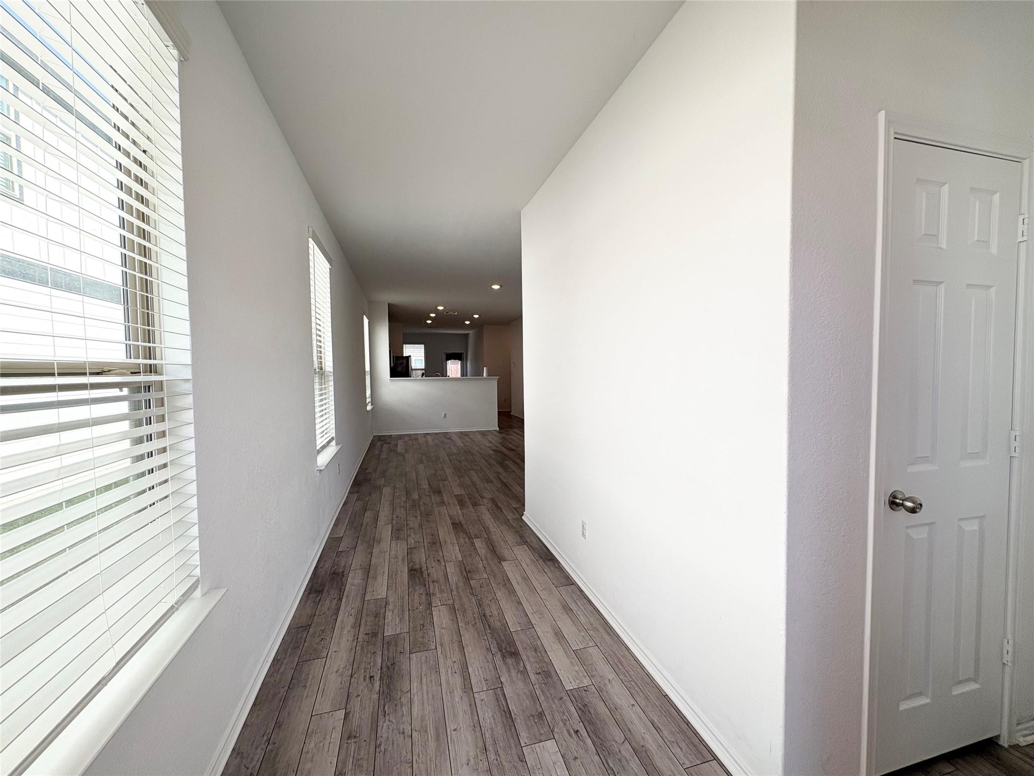 217 English Oak ST — photo 4
