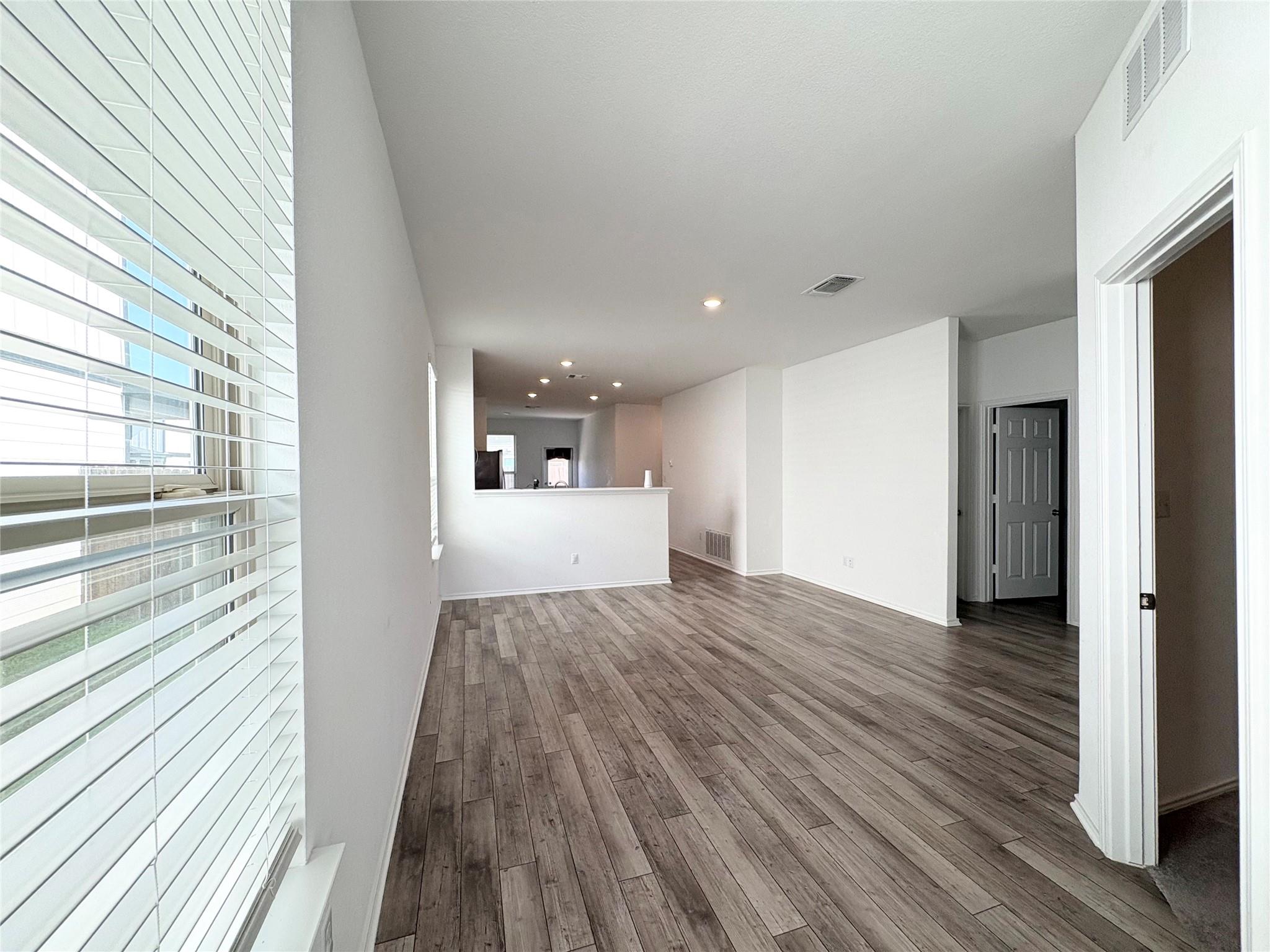 217 English Oak ST — photo 5
