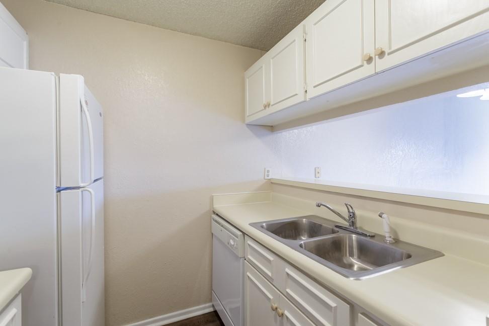 1602 Mill ST #C — photo 4