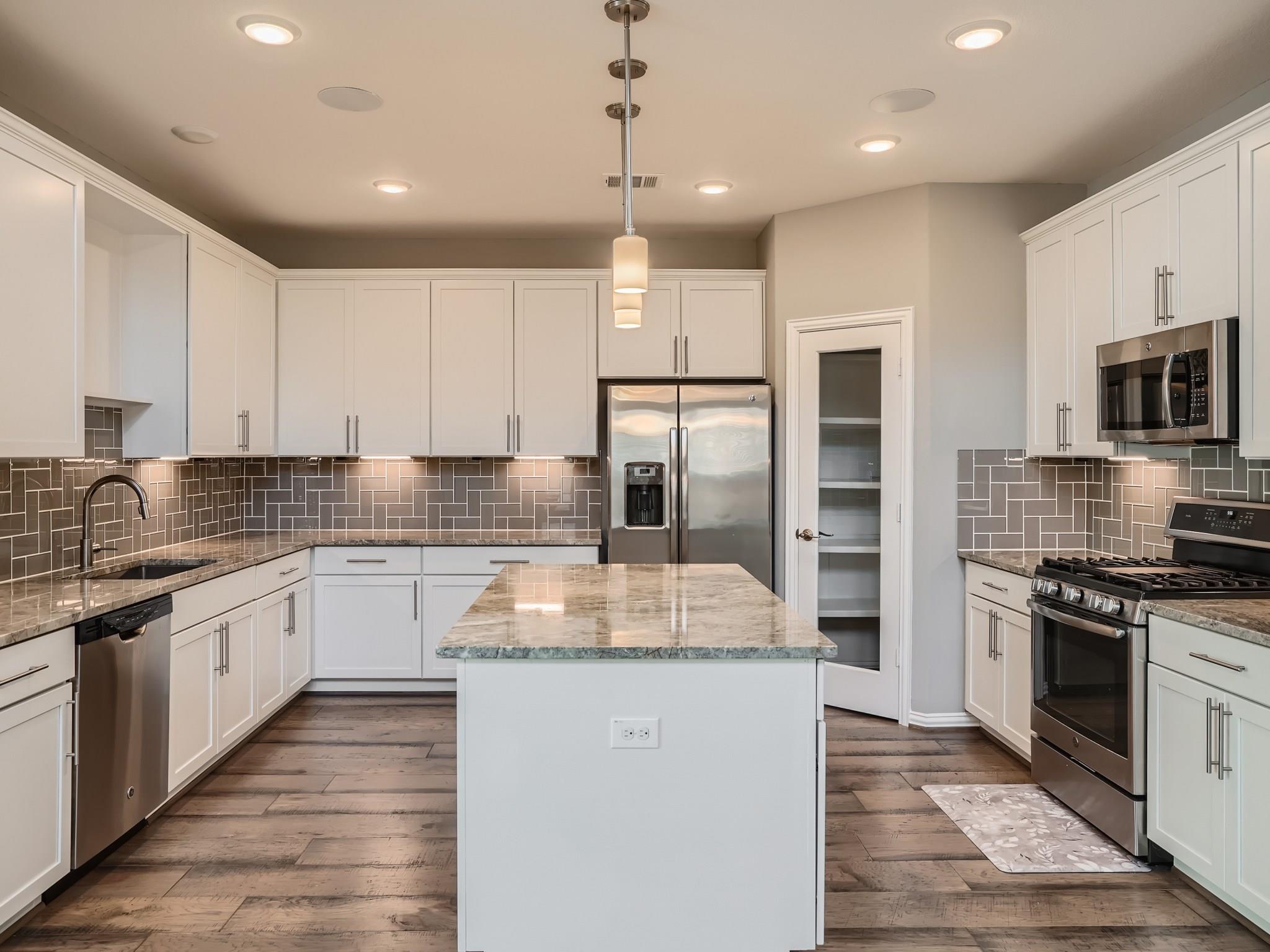 113 Leon LOOP — photo 3