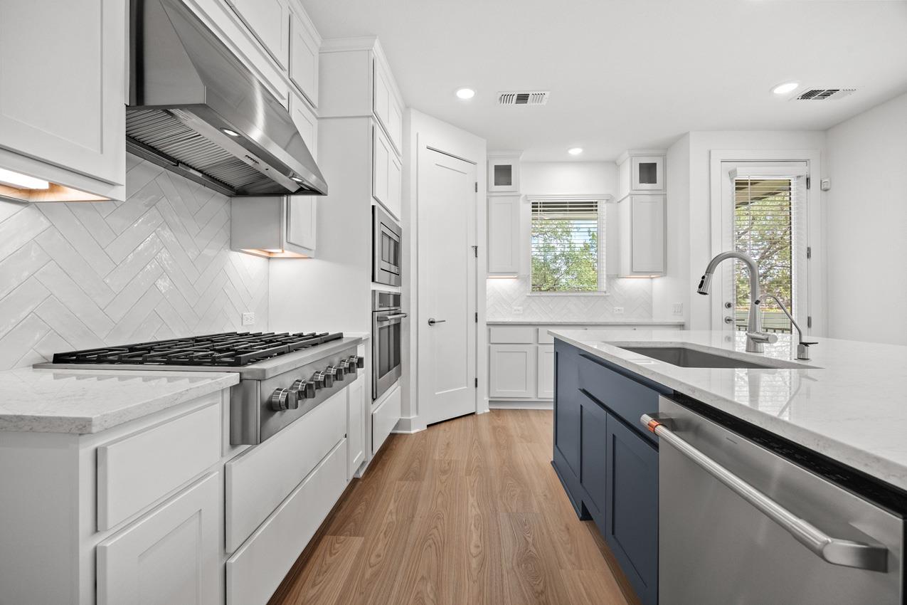 616 High Summit DR — photo 4