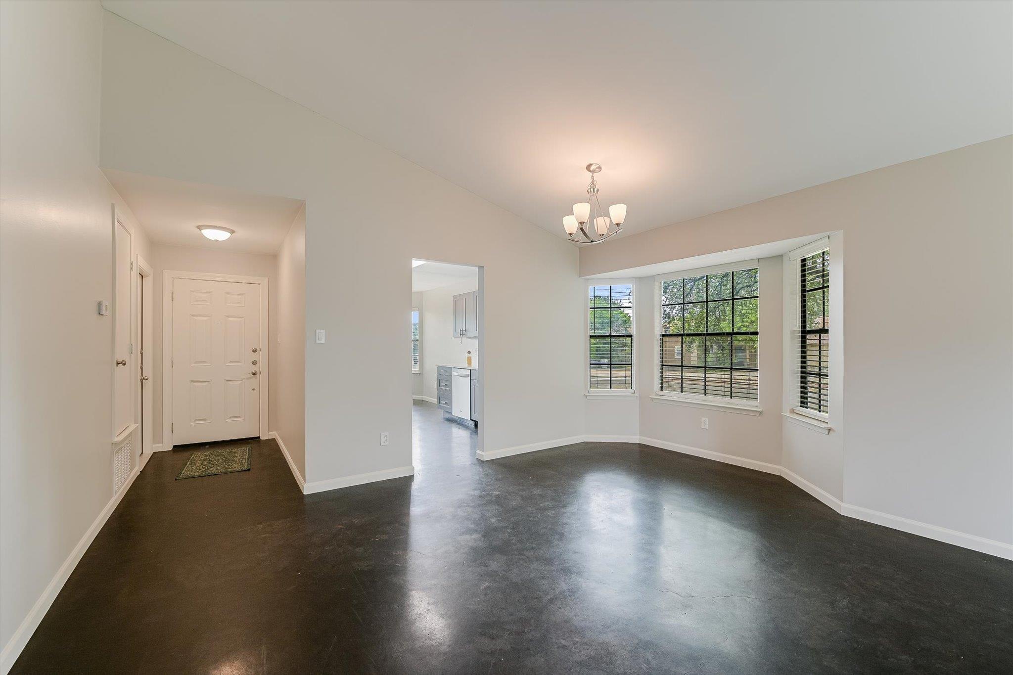 805 Live Oak DR — photo 4