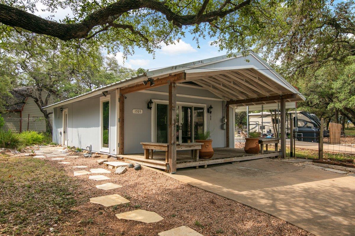 1705 Blue Cat LN — photo 3