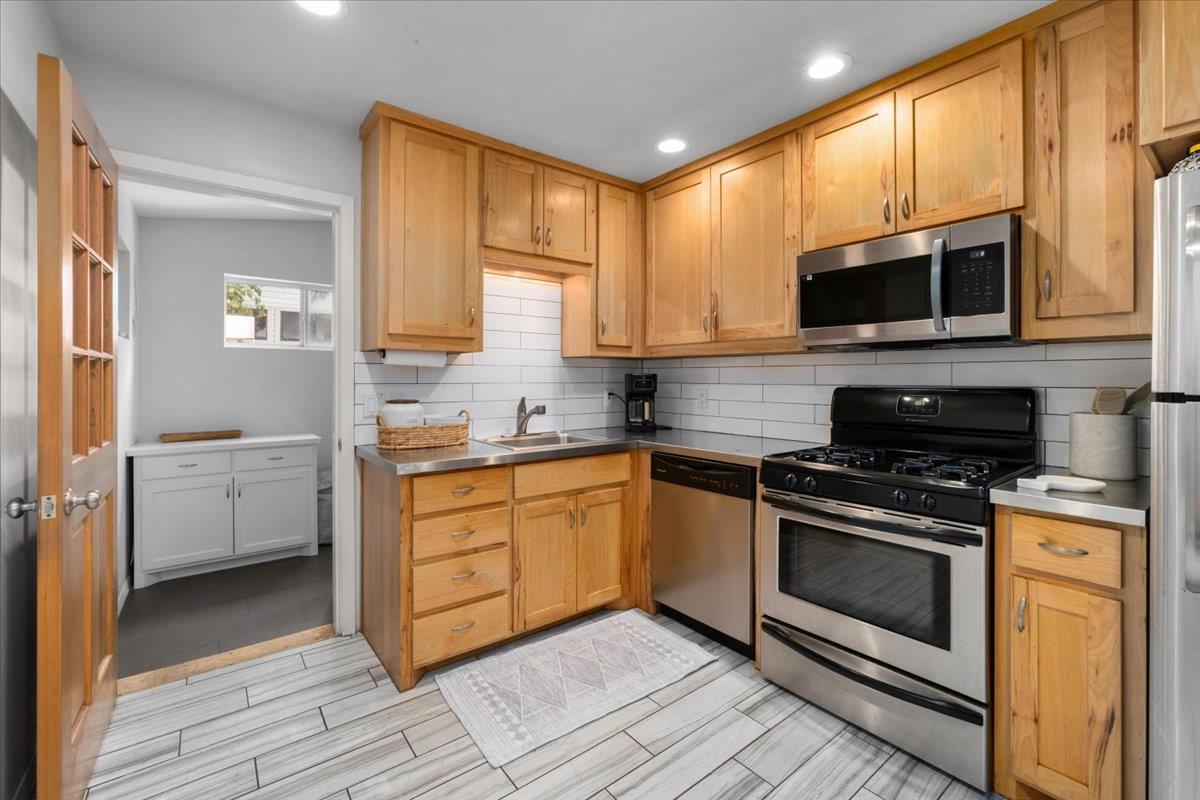 2113 Thornton RD — photo 5