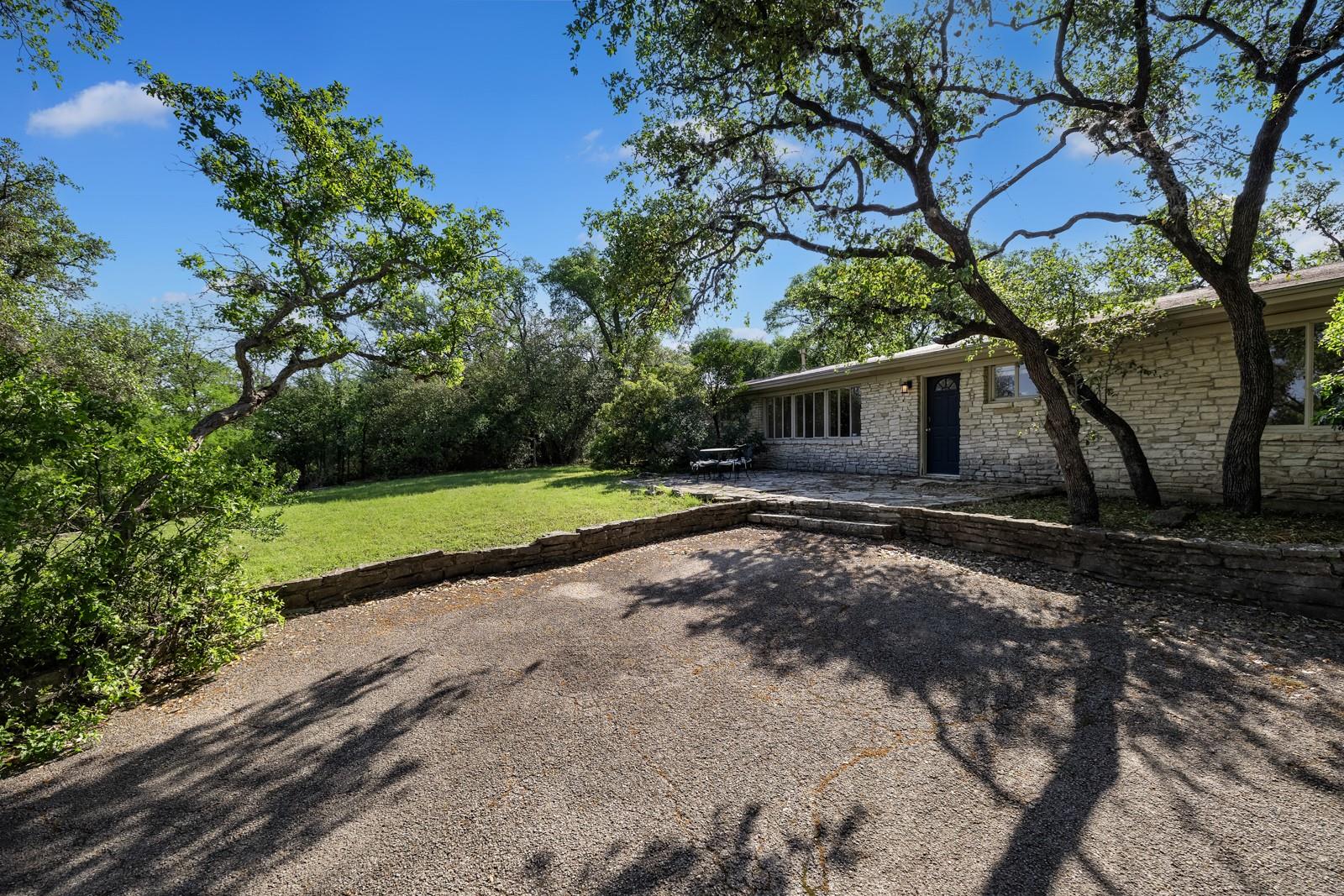 2905 Stratford DR — photo 4