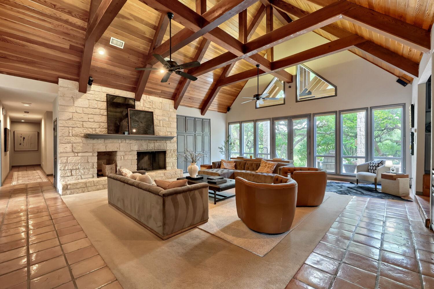 222 Winn Valley DR — photo 5