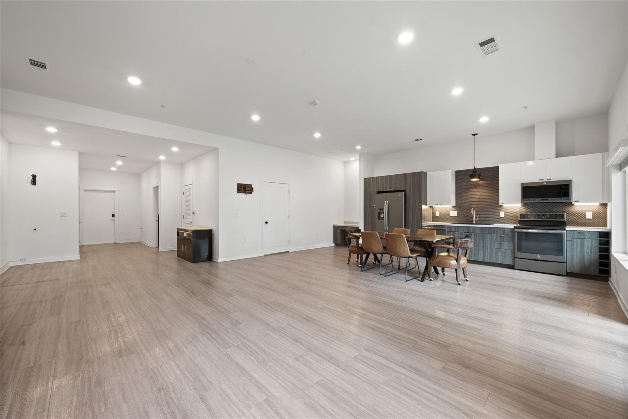 4361 Congress Ave #111 — photo 3