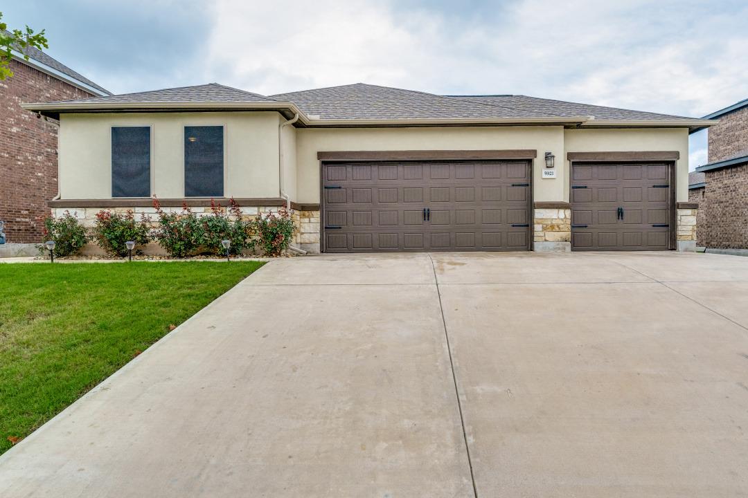 5921 Lehman WAY — photo 3