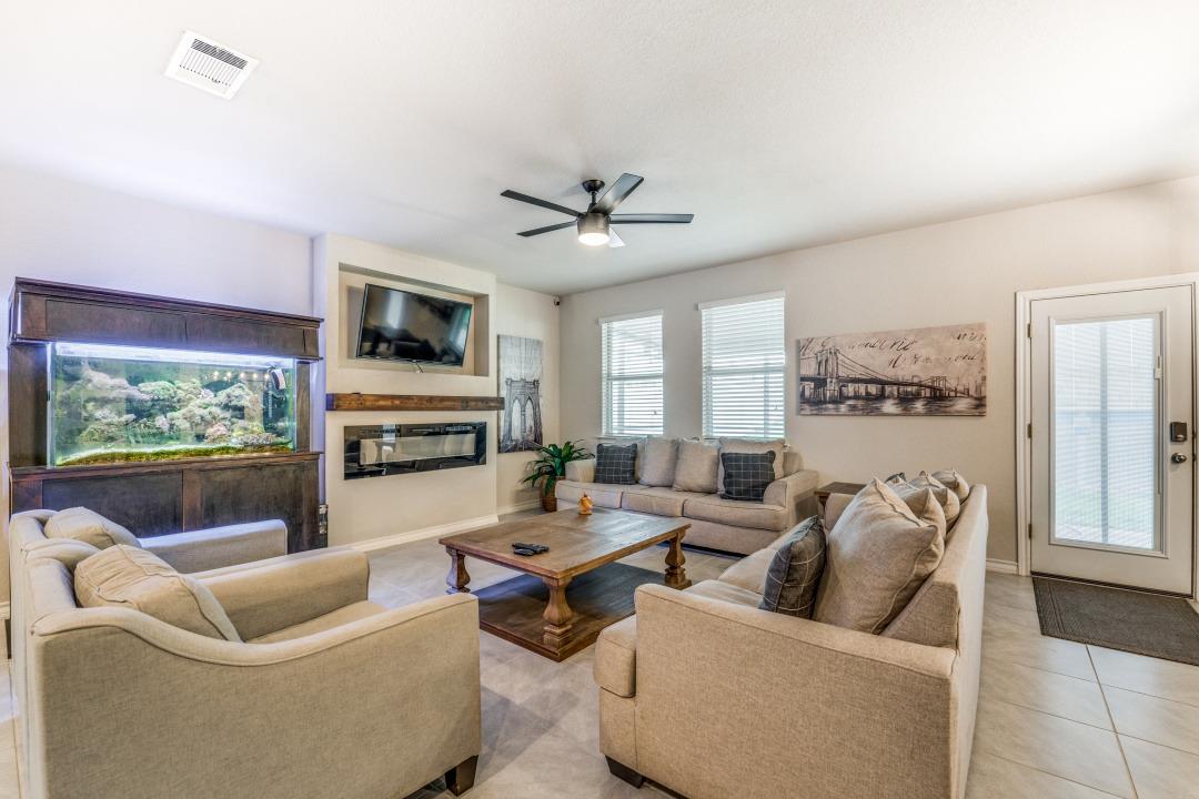 5921 Lehman WAY — photo 5