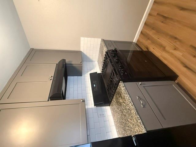 703 San Saba ST — photo 5