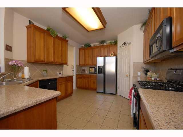 1553 Homewood CIR — photo 3